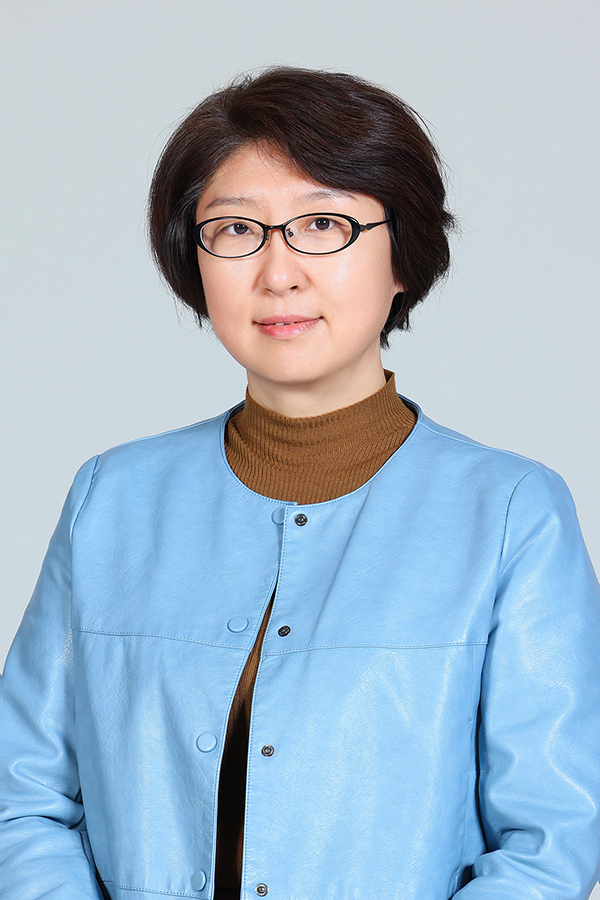 Zhang-AmandaZhang-YCECoAdmin-COO-20180481-CXO(2).jpg